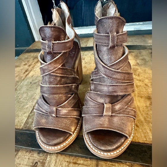 Freebird Chestnut Strappy Block Heels - Picture 6 of 8